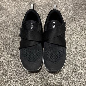 Women's Black Athletic Shoes